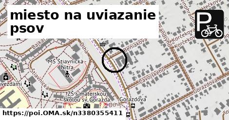 miesto na uviazanie psov