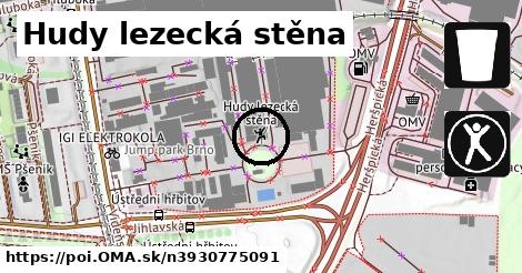 Hudy lezecká stěna