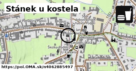 Stánek u kostela